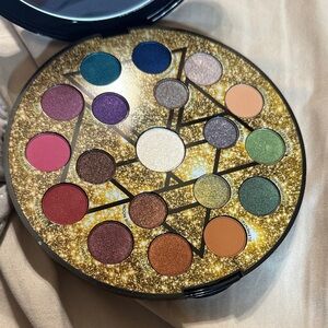 Urban Decay Glittering Gold Eyeshadow Palette